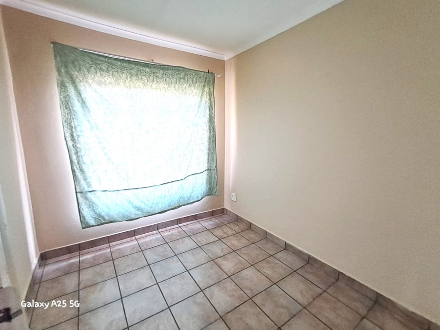 2 Bedroom Property for Sale in Vaalpark Free State